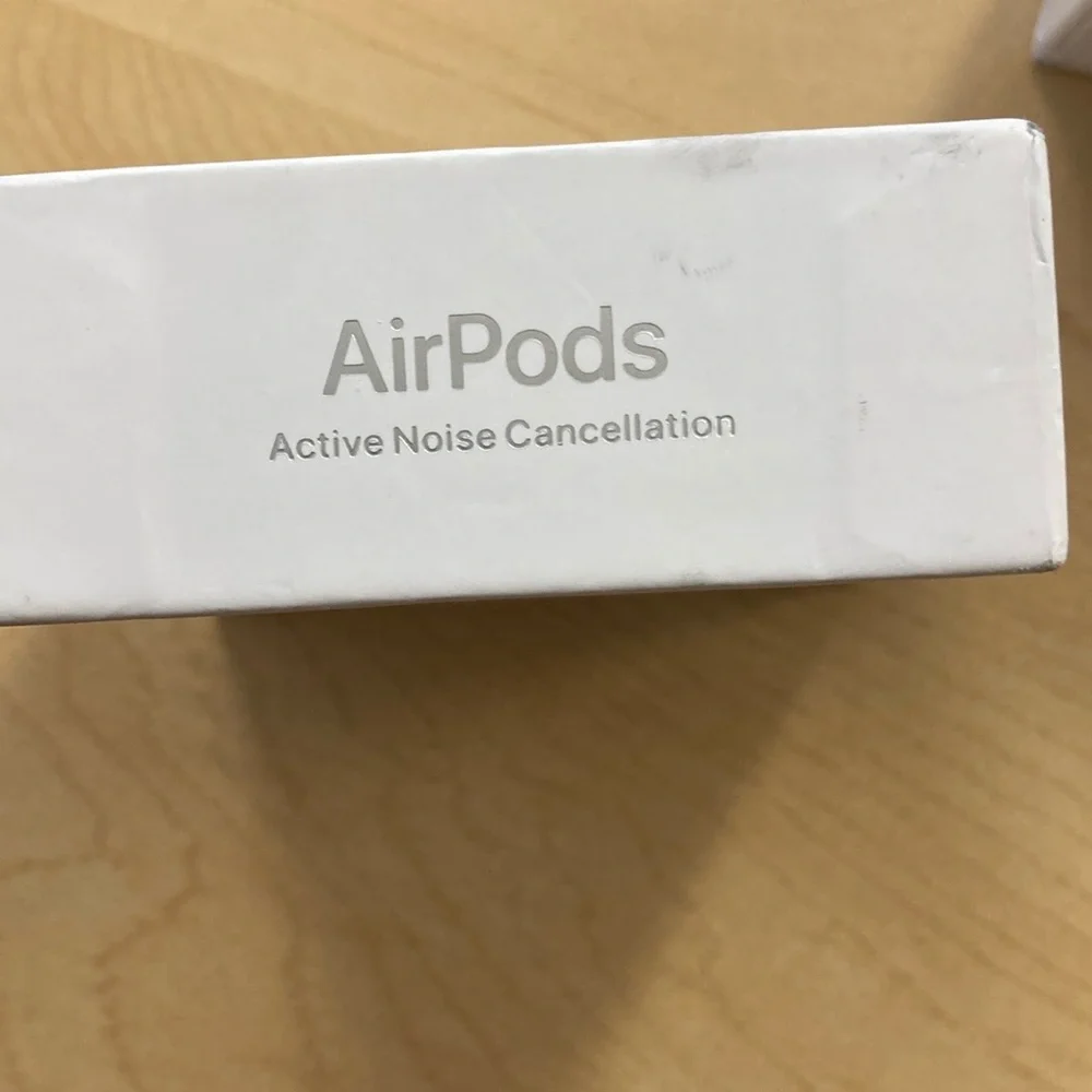 AirPods White Wireless Earbuds Set